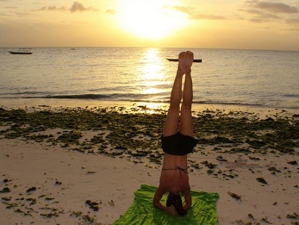 Yoga no pôr do sol em Nungwi