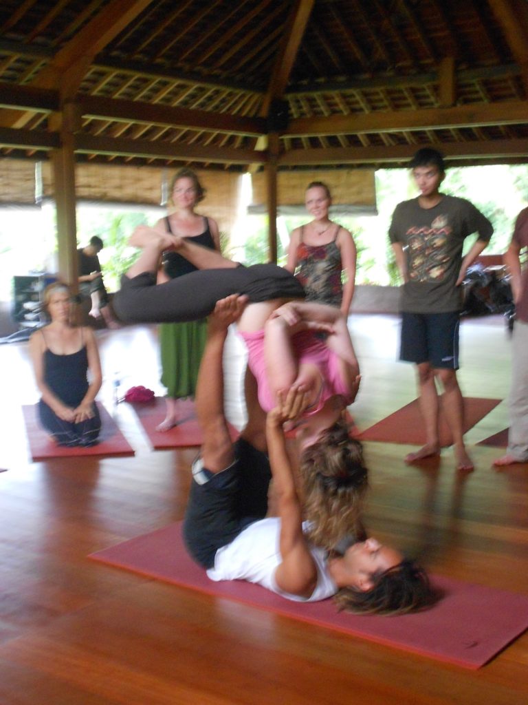 Acroyoga + Thai massage