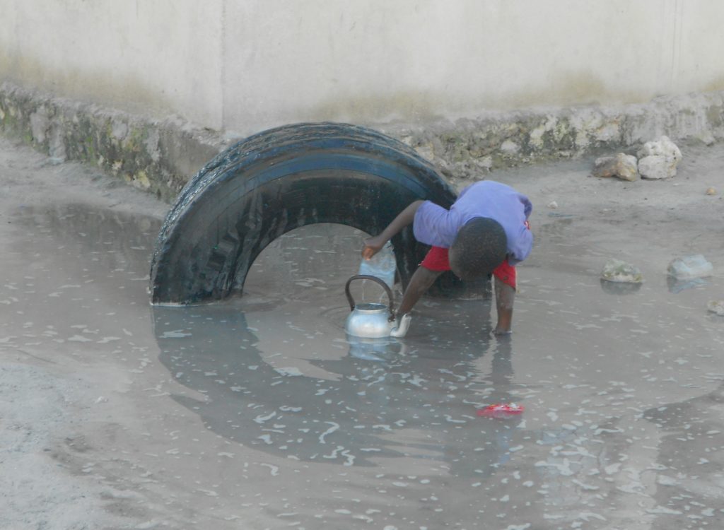 Brincadeira de criança, em Nungwi