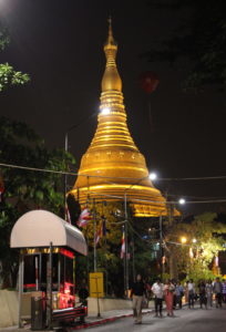 O soberano Shwedagon Pagoda