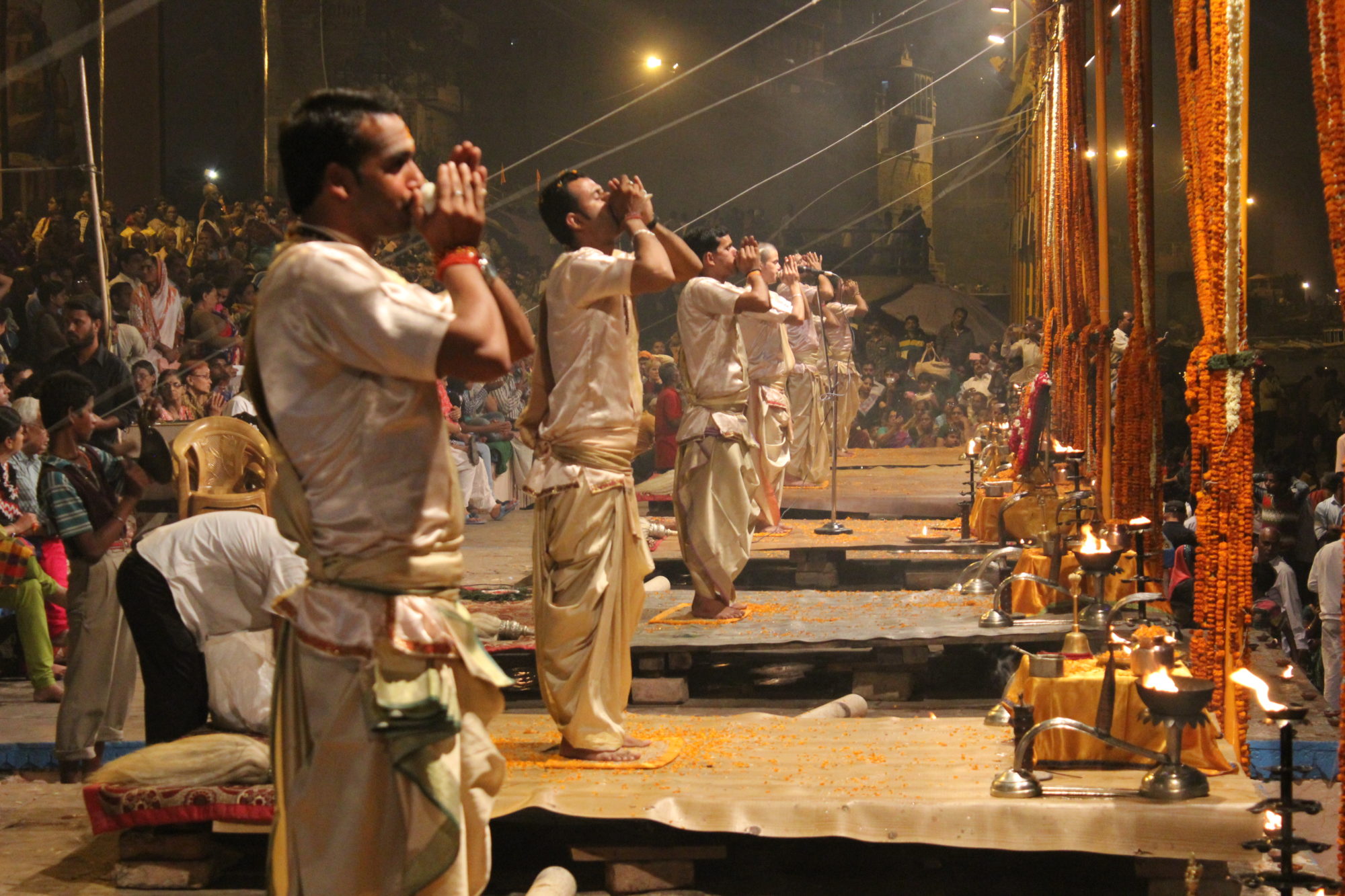 Rituais na beira do Ganges, em Varanasi