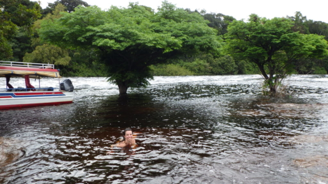 Banho no rio Negro